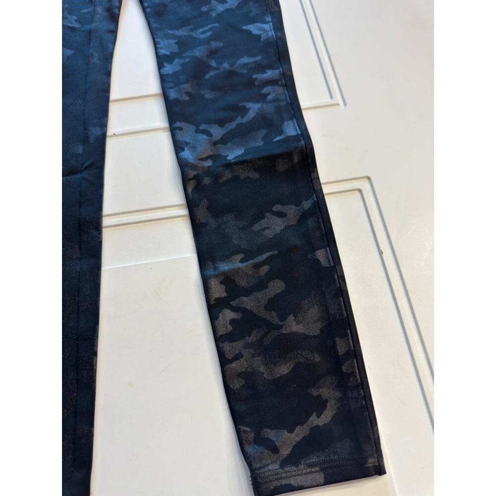 Spanx Women’s Sz M Black Gray Camo Shaping Leggings - Picture 2 of 6